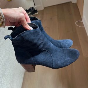 Navy steve madden suede booties